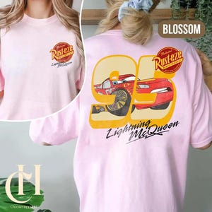 以下が含まれることがあります： つや消し仕上げの、斑点模様のセラミックマグカップ3個セット。クリーム、ライトブラウン、ダークブラウンの色合いです。各マグカップはシンプルでミニマルなデザインです。