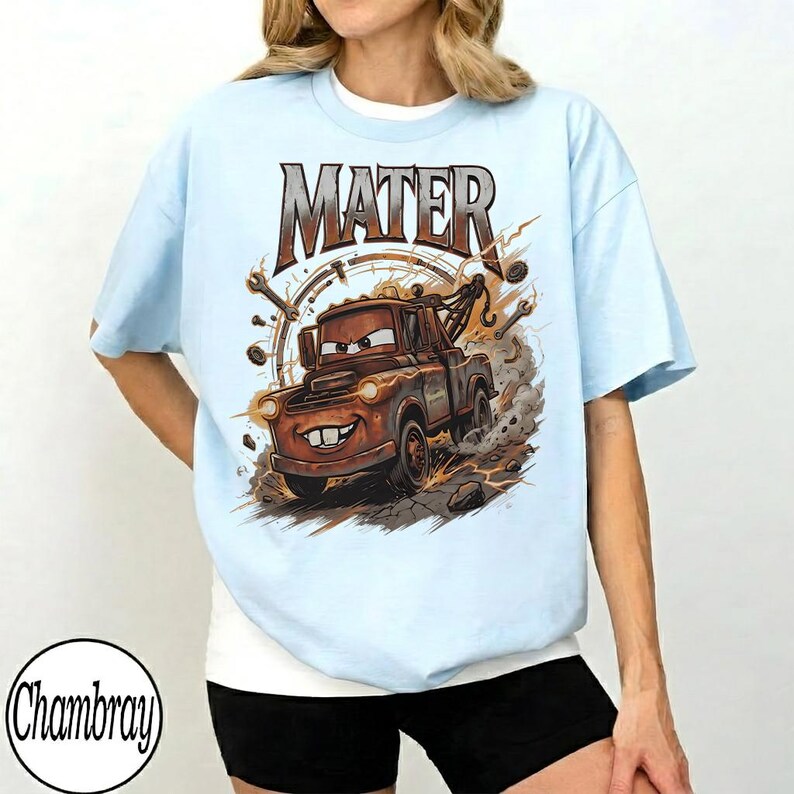 Vintage Tow Mater-skjorta, kylarfjädrar Disney Cars Comfort Colors-tröja, rutig tvättad Disney Pixar-familjeresa grafisk t-shirt present bild 6