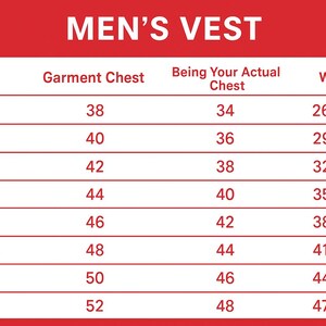 Pu&ograve; includere: Sfondo rosso con testo bianco che recita "MEN'S VEST". Sotto, una tabella delle taglie elenca le taglie dalla XS alla 4XL, con le corrispondenti misure del torace del capo, del torace reale e della vita in centimetri. La tabella &egrave; progettata per aiutare i clienti a trovare la taglia giusta del gilet.