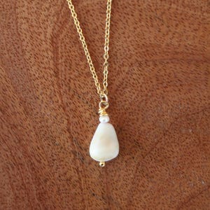 Hawaiian cone shell necklace with freshwater pearl