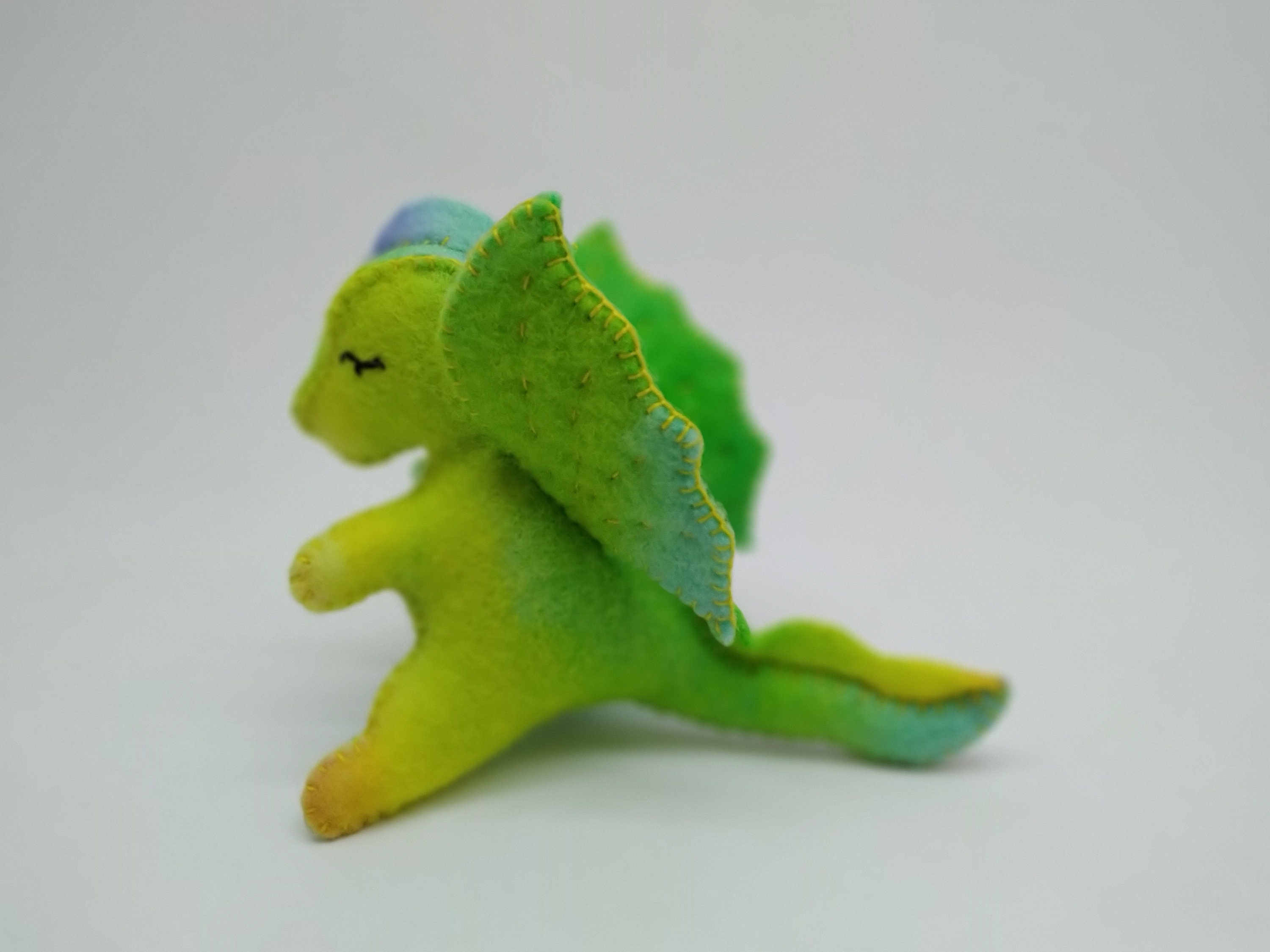 フェルトおもちゃの縫製パターン - ベビードラゴン - フェルトドラゴン