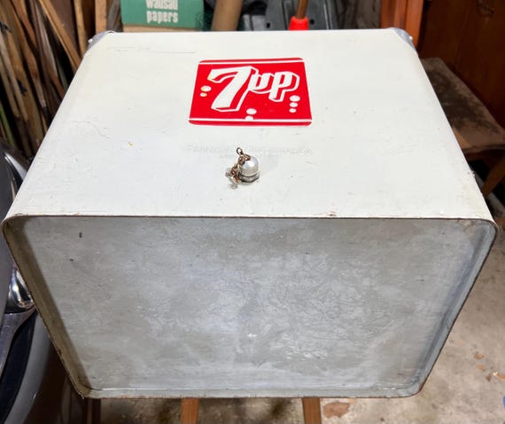 Vintage 1950s 7up Metal Cooler – Progress Refrigerator Co. KY