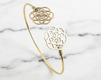Pulseira de latão com flor da vida, joia de geometria sagrada, presente estilo boho para ela, pulseira aberta ajustável, acessório espiritual exclusivo