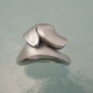 labrador  ring.  silver satin finish