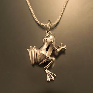 frog pendant silver
