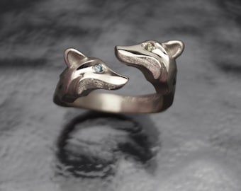 double fox ring.  silver  , diamond eyes