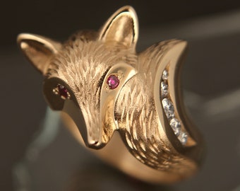 18 k gold FURRED fox ring  with diamonds