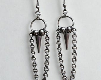 Gothic Ketten Spike Hängeohrringe: Punk Nieten Kette baumeln Ohrringe, Grunge Rock Gothic Schmuck für Frauen