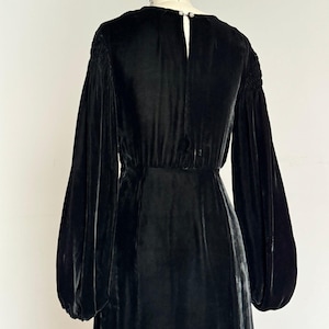vintage 1930s black velvet gown {s/m}
