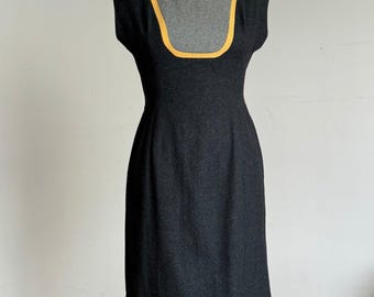 vestito vintage anni '50 in lana grigia con volant {m}