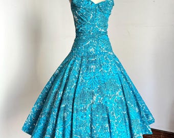 20 % OFF SALE // vintage 1950s novelty women print sun dress {s}
