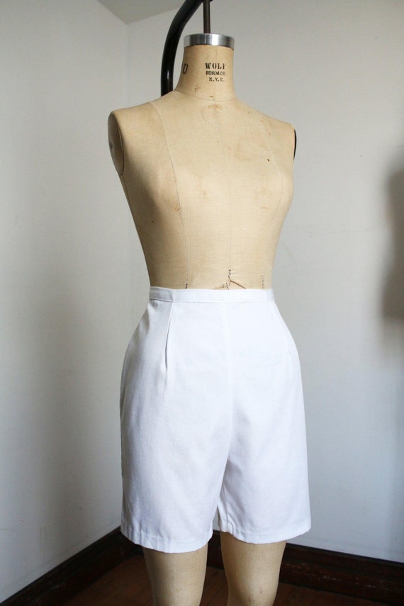Sale Vintage 1960s White High Waisted Shorts {M}