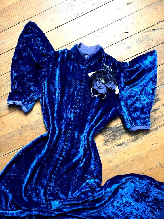 vintage 1930s blue velvet dress {xs} vintage 1930s blue velvet dress {xs}