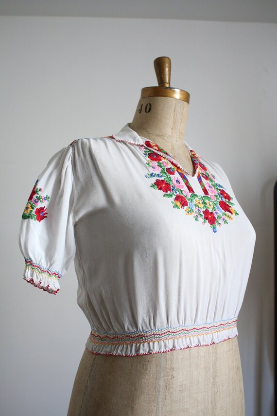 1940年代のヴィンテージ刺繍ブラウス{M/L} 40年代ハンガリー風フォーク 