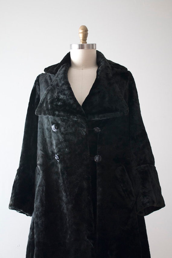 MARKED DOWN vintage 1920s faux fur coat - image 3