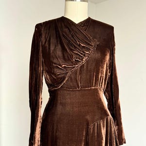 vintage 1930s brown velvet dress {m}
