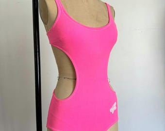 20 % OFF SALE // vintage 1960s pink bare midriff swimsuit {xs}