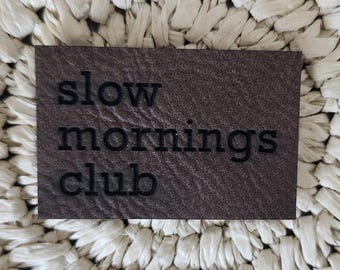 Etiqueta de cuero para coser, Club Slow Mornings, Minimalista, Accesorios de costura, Etiqueta para bolso, Hecho a mano, Etiquetas para ropa, Bonita, Cosida a mano, Etiqueta para ropa