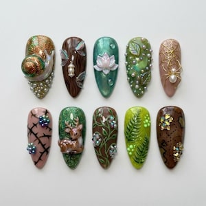 Handgemaakt betoverd bos pers op nagels, 3D reekleur en slak aangepaste nepnagels, grillig bos esthetisch ontwerp, natuurkunst nageldoos