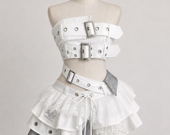 Conjunto Blair Buckle / Atuendo blanco para festivales Y2K / Top corto con hebilla y minifalda con volantes / Conjunto preppy para fiestas rave / Ropa de club ciberpunk coqueta
