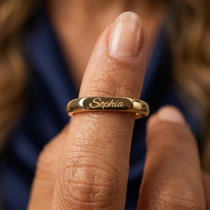 Gepersonaliseerde naamring, subtiele naamring, gegraveerde ring, naamsieraad, 14-karaats massief gouden naamring, ring voor vrouwen, cadeau voor haar