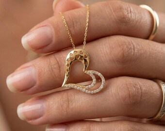 Love Necklace, Gold Heart Jewelry, Stone Heart Pendant, Gifts for Girlfriend, Unique Heart Necklace, Birthday Gift for Wife, Dainty Choker