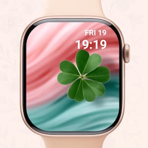 Puede incluir: Un letrero de madera rústica con el texto "Welcome to our home" en un estilo manuscrito. El letrero presenta un acabado envejecido y un diseño sencillo y acogedor, ideal para un porche o entrada.