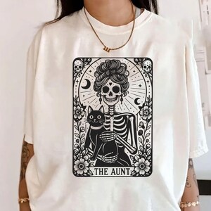 The Aunt Tarot Card Shirt Skeleton Holding Black Cat Gift for Cool Auntie Witchy Halloween