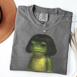Funny Frog Wearing Bob Haircut Shirt Quirky Weirdcore Aesthetic Graphic Tee Cute Meme Gift