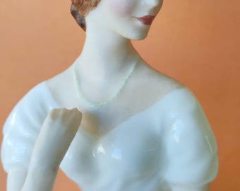 置物    Patricia  1993 Vintage 1993 Royal Doulton Patricia Figurine: Figure of the Year