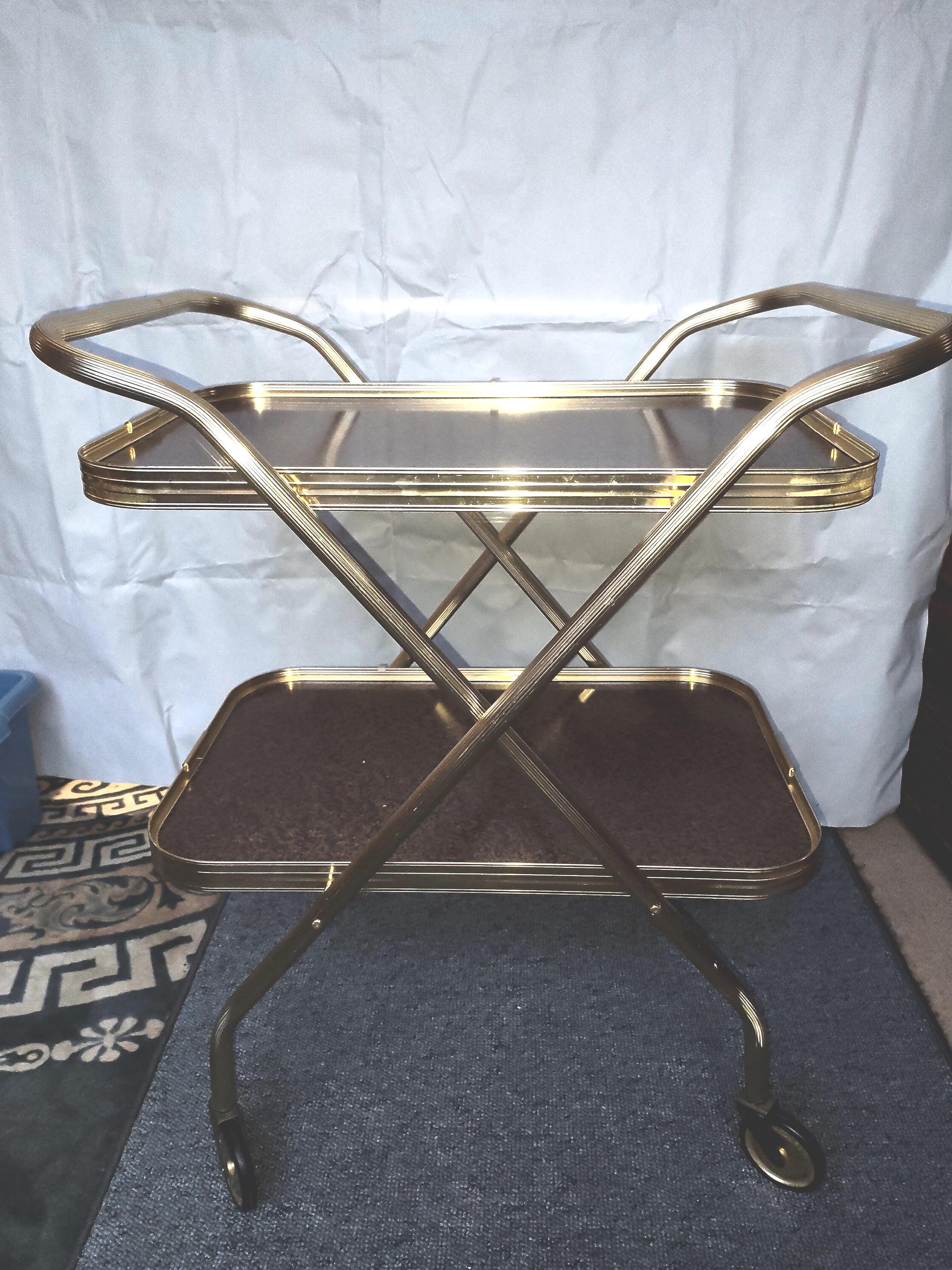 Chariot De Service / Bar Roulant Vintage – Verre Fumé, Métal Doré, 3 étagères