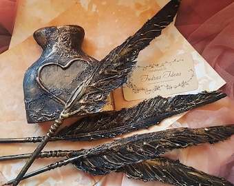 Black ballpoint Feather pen and wood pen holder with black heart decor, vintage gothic style dekstop decor.