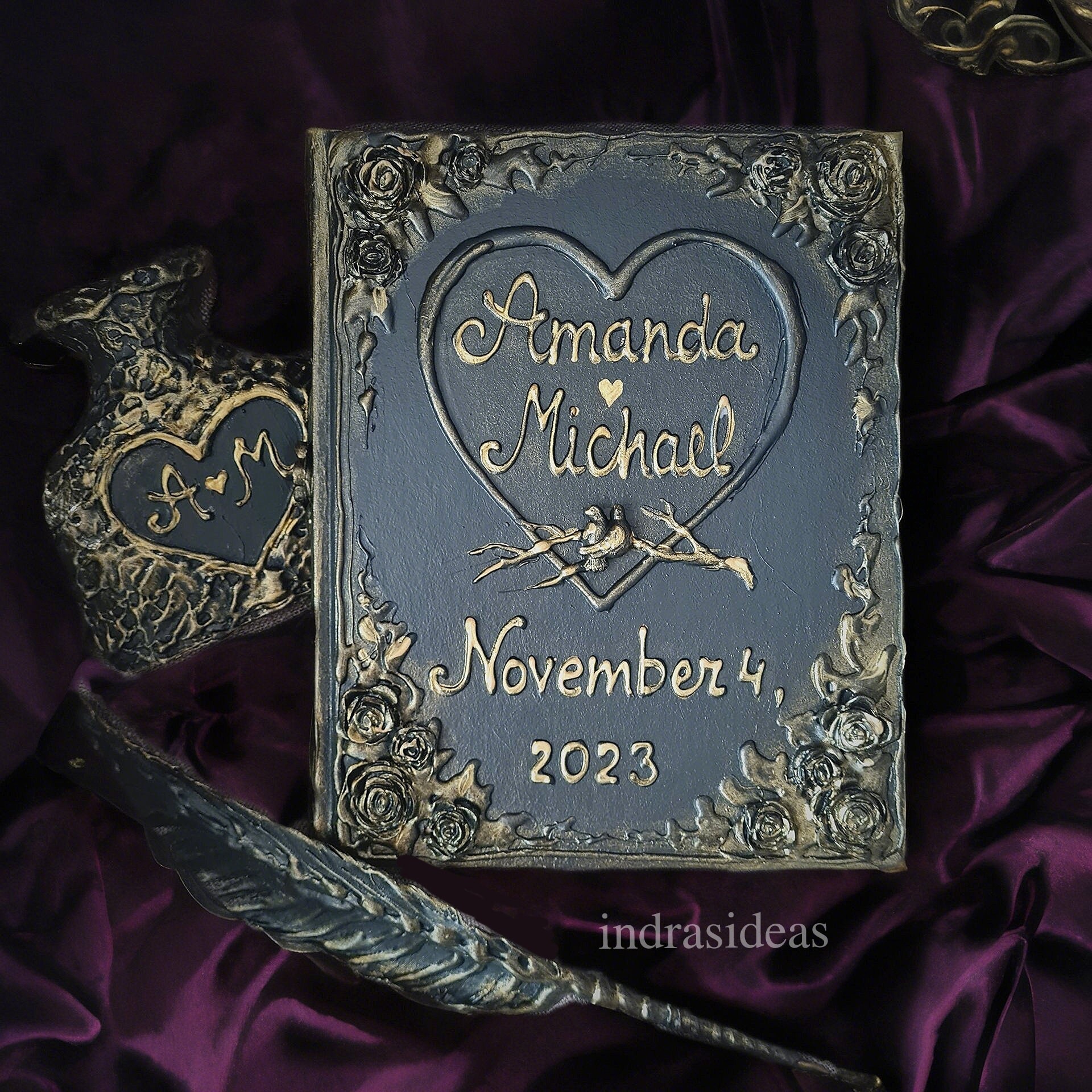 Libro de firmas de boda gótico negro: rosas, pájaros, corazón con nombres  personalizados, portaplumas con iniciales - Etsy México, image size:1920x1920