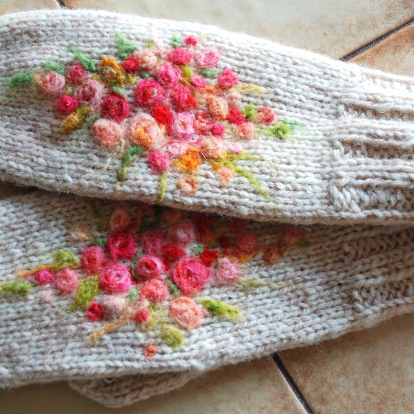 Flower mittens - warm and beautiful