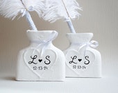 Personalized Wedding Guest Book pen set,  White feather pen, White Wedding set,  White Ostrich Feather Pen, Personalized wedding pen holder.