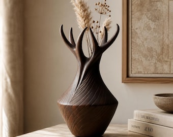 Vaso in corno di cervo intagliato a mano, stile rustico da baita, centrotavola per amanti della natura, ideale per il soggiorno.