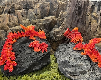 Phoenix-beeldje met vlamtextuur: 3D-geprint vuurdraak en vogel