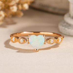 Bague de fiançailles coeur opale, jonc en or rose avec accents de diamants, bijoux de pierre de naissance d'octobre, cadeau d'anniversaire promesse romantique pour elle