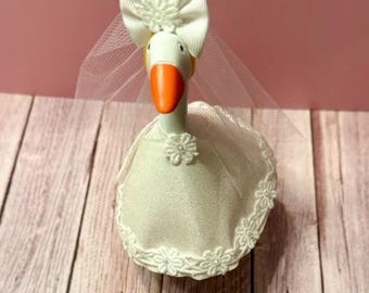 Desk Goose Wedding Dress Outfit – Bride Goose Costume with Veil & Bow – Mini Goose Wedding Decor  – Bridal Goose Gift