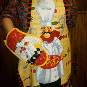 Apron - Adult Reversible Chef Printed Apron with FREE Oven Hot Mit