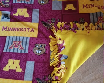 U of M Fleece Reversible Tied XL Blanket Throw