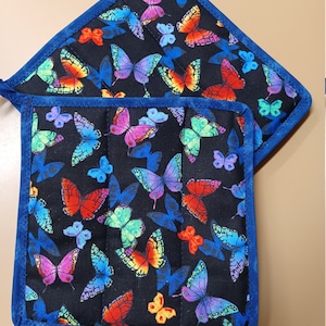 Butterfly&#39;s - 2 pc Hot Pad Pot Holder Set