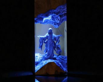 Jesus Resin Lamp: Handmade Religious Night Light, Christian Home Decor, Sacred Statue in 4 Sizes, Spiritual Gifts for Mom