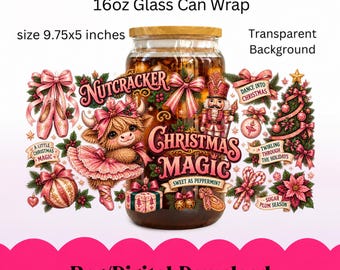 Puede incluir: Un archivo digital para vaso de 473 ml que mide 24,77x12,7 cm con fondo transparente. El diseño incluye un cascanueces, una vaca highland con tutú, un árbol de Navidad y el texto Christmas Magic.