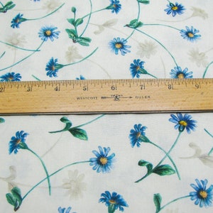 Timeless Treasures Fleur CD1739 Cream Small Falling Vintage Flowers