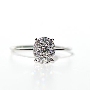 18k Gold Heirloom Diamond Cluster illusion Solitaire Ring
