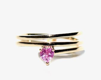 Anillo de oro de 14 kt con espiral de corazón y zafiro rosa