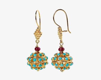 Pendientes colgantes de oro de 20 quilates con turquesa y rubí de la Bella Durmiente, estilo etrusco.
