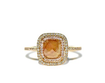 Anillo solitario de diamantes amarillos de talla rosa de 18 quilates con halo de doble fila de diamantes OOAK