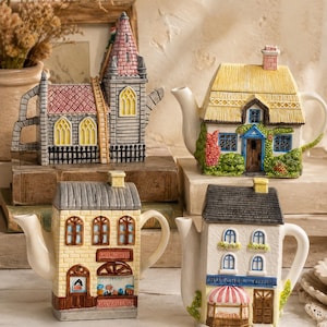 Collezione di teiere in ceramica vintage stile cottage / Teiere Annie Rowe The Village, Sigma Church e Novelty Shop / Teiera da collezione Cottagecore Dec